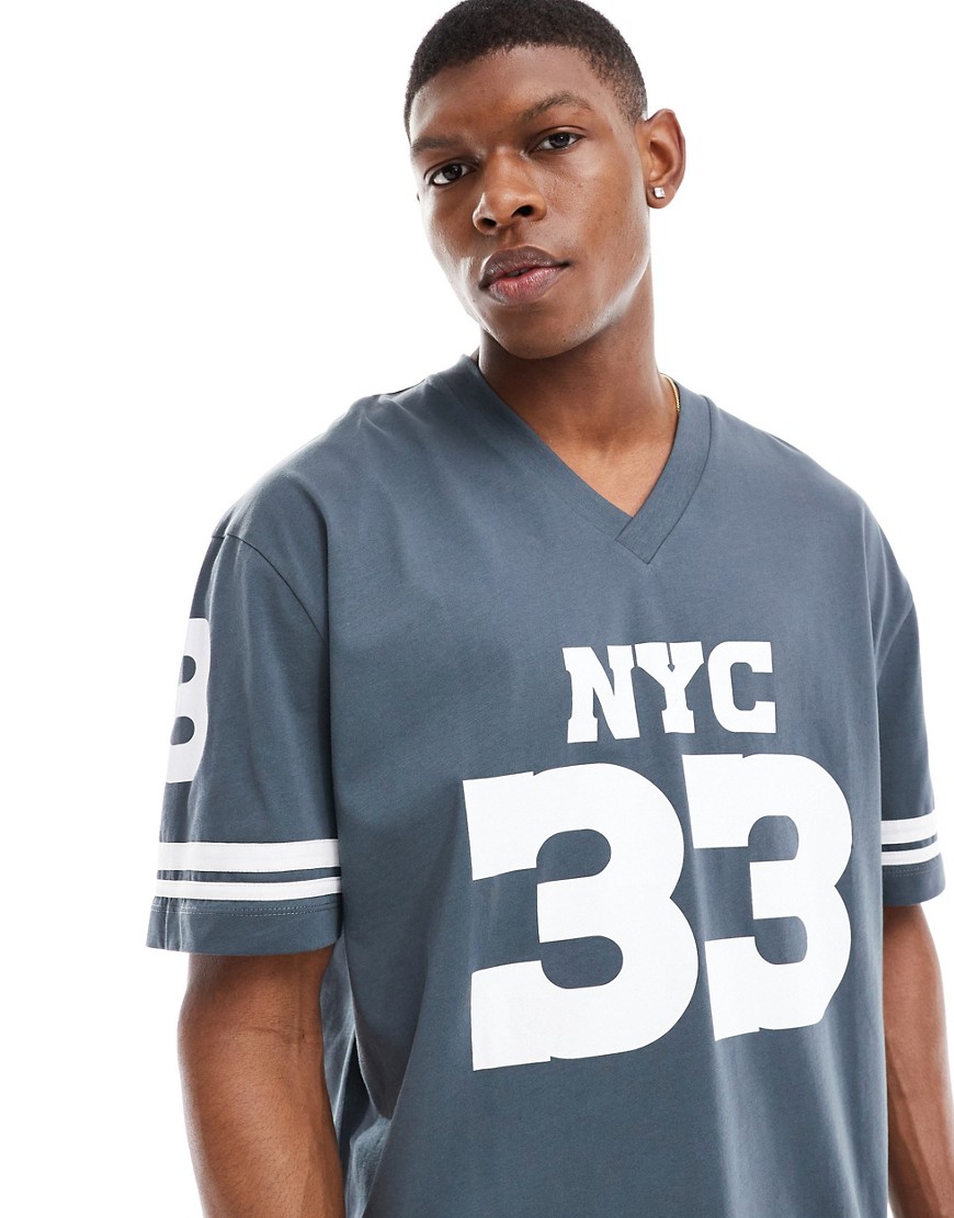 T-shirt oversize antracite con scollo a V e stampa sportiva "NYC" sul davanti - ASOS DESIGN - Modalova