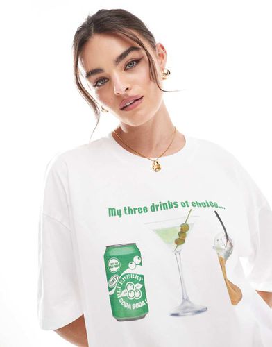 T-shirt oversize avorio con grafica di drink - ASOS DESIGN - Modalova