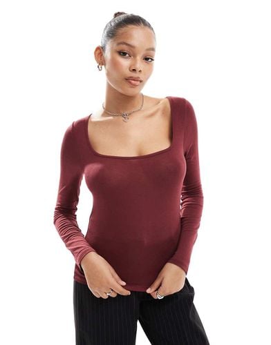 Top a maniche lunghe bordeaux in maglia sottile con scollo rotondo - ASOS DESIGN - Modalova