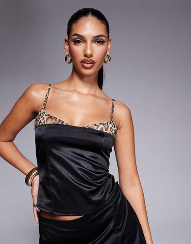 Top stile corsetto in raso con brassière a vista leopardata - ASOS DESIGN - Modalova