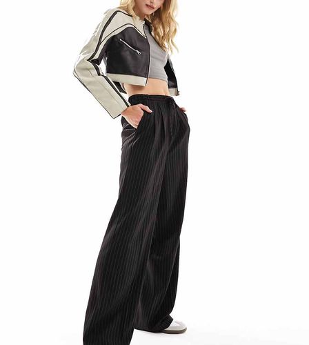 Tall - Pantaloni sartoriali neri con motivo gessato - ASOS DESIGN - Modalova