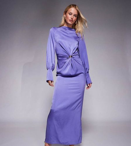 ASOS DESIGN Tall - Robe longue en satin coupé en biais avec détail torsadé à l'avant et détail métallique doré - Asos Tall - Modalova