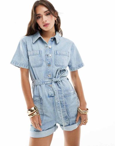 Tuta corta squadrata in denim lavaggio chiaro azzurro con cintura - ASOS DESIGN - Modalova