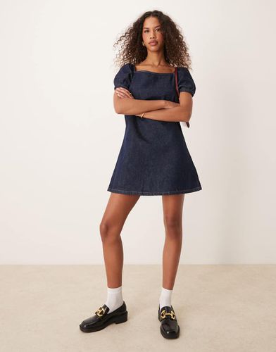 Vestito a trapezio in denim indaco con maniche a sbuffo - ASOS DESIGN - Modalova