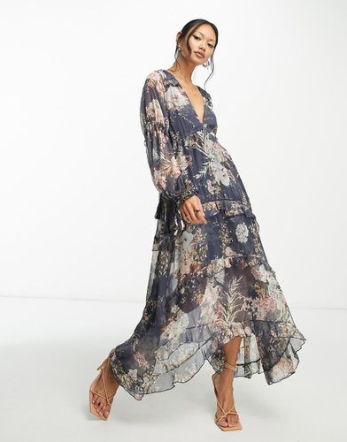 Vestito midi a pieghe a strati blu navy a fiori con finiture in pizzo - ASOS DESIGN - Modalova