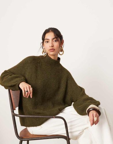 Maglione accollato oversize verde kaki - ASOS EDITION - Modalova