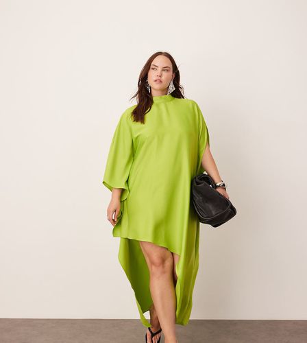 Curve - Vestito corto accollato verde lime con fondo asimmetrico e maniche a mantella - ASOS EDITION - Modalova