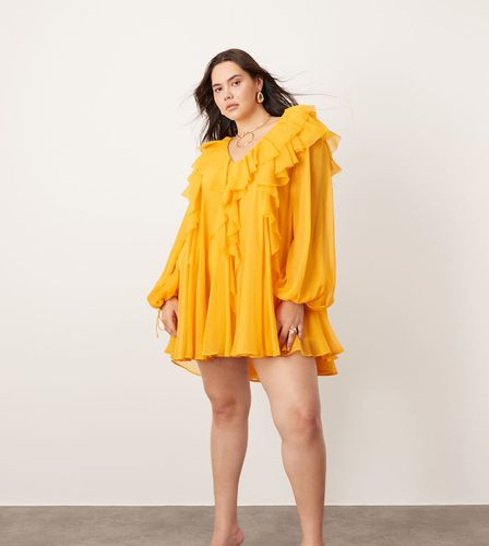 Curve - Vestito corto in chiffon arancione con volant e bordi grezzi - ASOS EDITION - Modalova