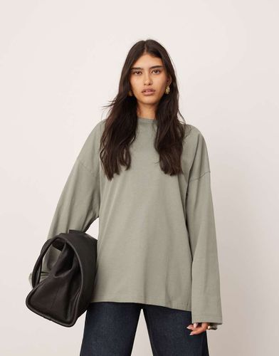 Maglietta pesante oversize a maniche lunghe in cotone premium oliva - ASOS EDITION - Modalova