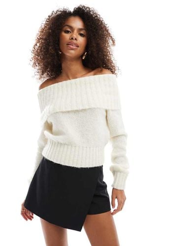 Maglione soffice écru con scollo alla Bardot - Bershka - Modalova