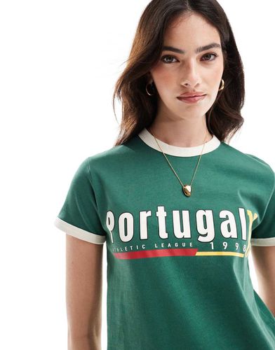 Maglia da calcio ristretta con scritta "Portugal" - Bershka - Modalova