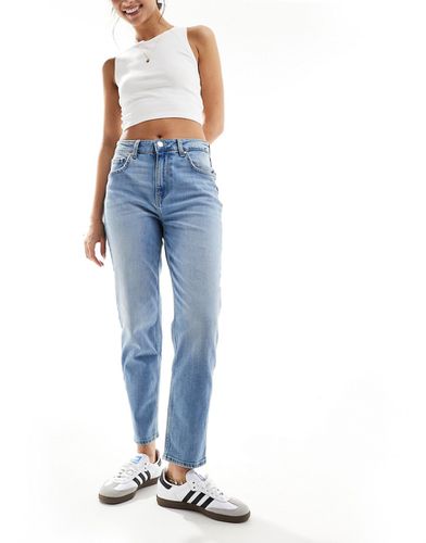Mom jeans comfort color chiaro - Bershka - Modalova