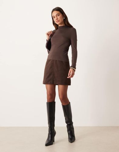 Mini-jupe en imitation daim - Marron foncé - Gina Tricot - Modalova