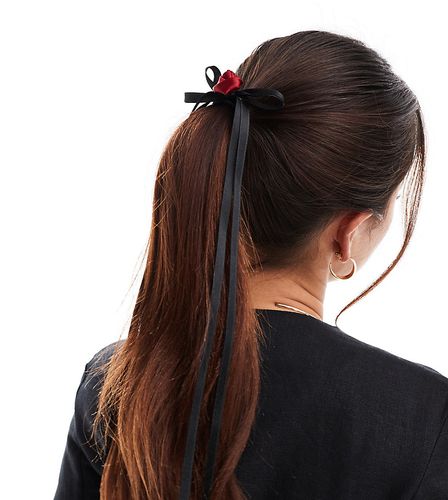 DesignB - Elastico per capelli con nastro nero e rosa rossa - DesignB London - Modalova