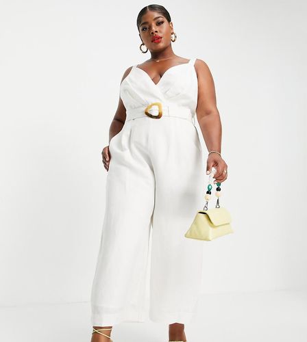 Tuta jumpsuit a canottiera avvolgente con fondo ampio bianca con fibbia tartarugata - Forever New Curve - Modalova