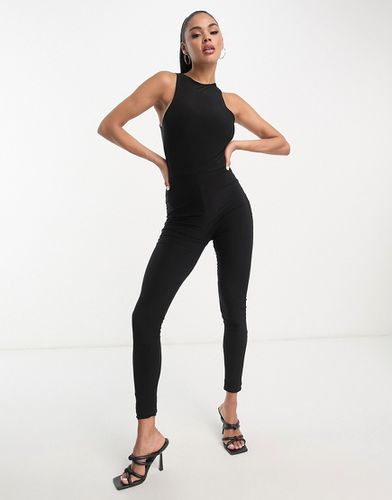 Tuta jumpsuit nera aderente con scollo a vogatore aperto dietro - Fashionkilla - Modalova
