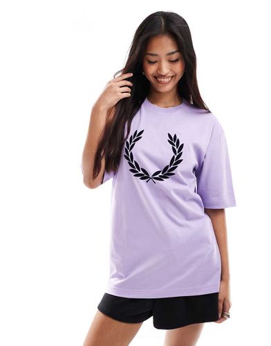 T-shirt chiaro con stampa di corona d'alloro - Fred Perry - Modalova