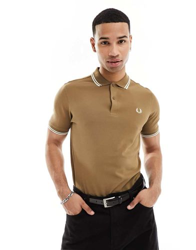 Polo color caramello con colletto a contrasto - Fred Perry - Modalova