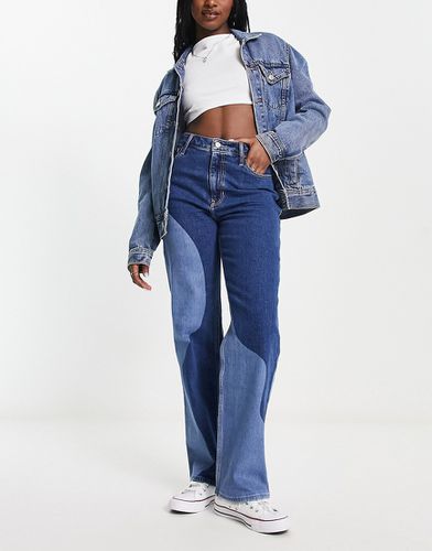 Dad jeans a vita molto alta con design patchwork lavaggio medio - Hollister - Modalova