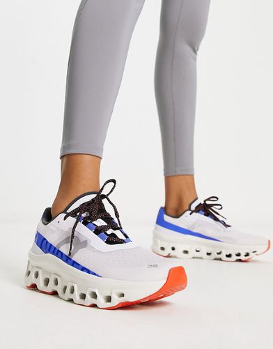 ON - Cloudmonster - Sneakers bianche e blu cobalto - On Running - Modalova