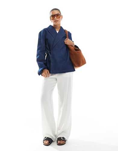 Veste en jean avec détail noué sur le côté - foncé - Only - Modalova