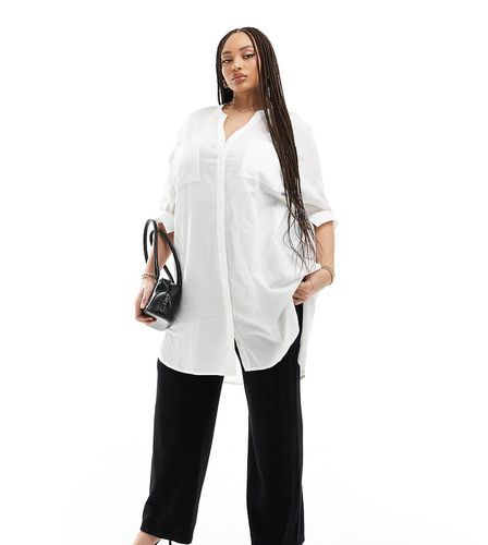 Camicia oversize bianca con scollo a V - Only Curve - Modalova