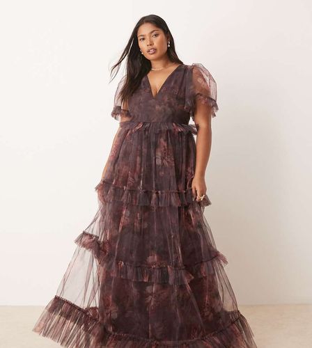 Robe longue à volants avec manches et jupe transparentes - Prune fleuri - Lace & Beads Plus - Modalova