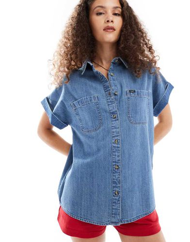 Camicia di jeans vestibilità ampia a maniche corte - Lee - Modalova