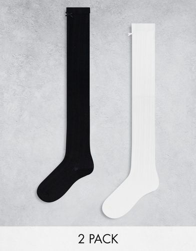 Confezione da 2 paia di calze al ginocchio bianche e nere - Monki - Modalova