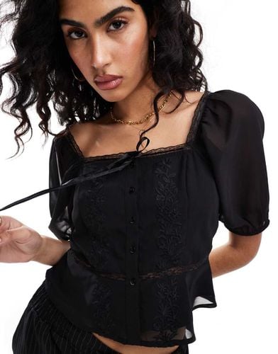 Blusa in chiffon nera con ricami stile country - Miss Selfridge - Modalova