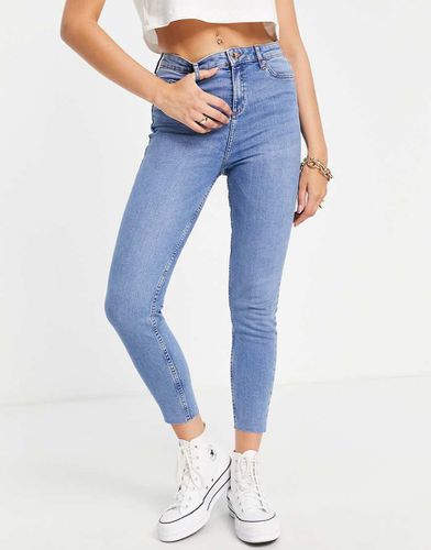 Emily - Jeans skinny alla caviglia e a vita alta lavaggio medio - Miss Selfridge - Modalova