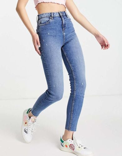 Emily - Jeans skinny alla caviglia e a vita alta lavaggio medio - Miss Selfridge - Modalova