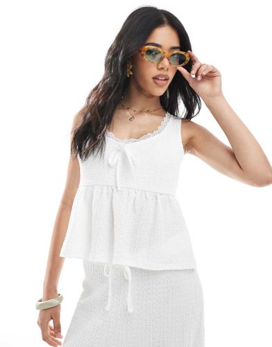 Top d'ensemble texturé style folk à bordures dentelle - Écru - Miss Selfridge - Modalova