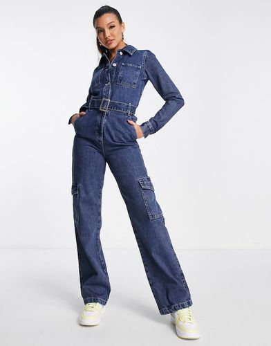 Tuta lunga cargo in denim lavaggio scuro - Miss Selfridge - Modalova