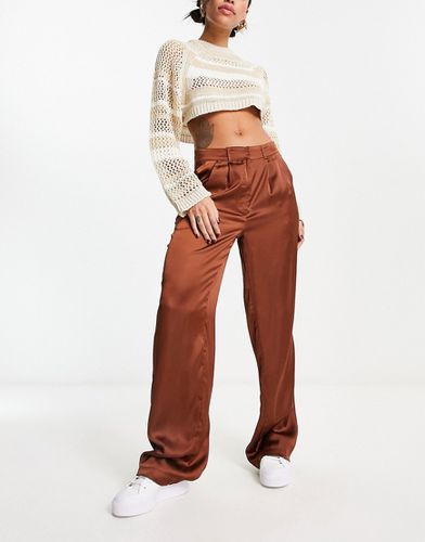 Pantaloni in raso color ruggine a fondo ampio - Noisy May - Modalova