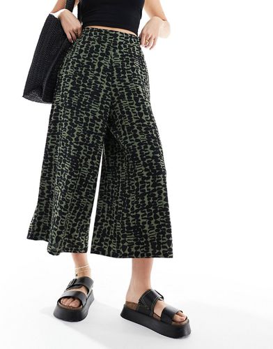 Pantaloni corti verdi con stampa - New Look - Modalova