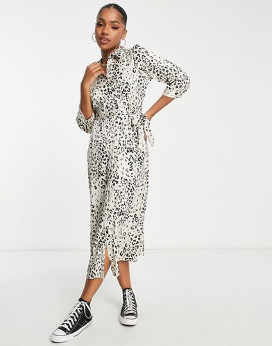Vestito midi chemisier in raso con stampa leopardata - New Look - Modalova