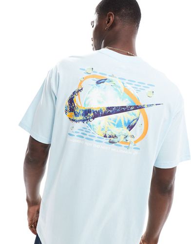 T-shirt azzurra con stampa celestiale sul retro - Nike - Modalova