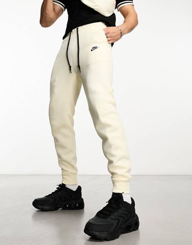 Tech - Joggers in pile crema - Nike - Modalova