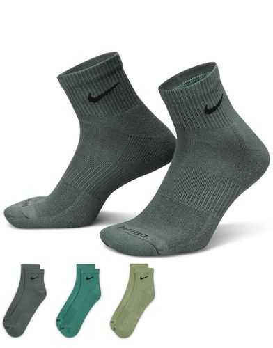 Everyday Cushioned Plus - Confezione da 3 paia di calzini imbottiti multicolore - Nike Training - Modalova