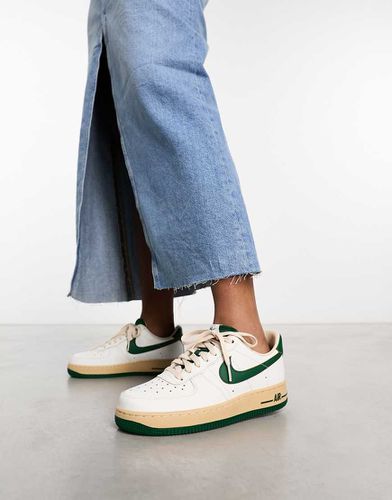 Air Force 1 '07- Sneakers sporco e verde gorge - Nike - Modalova