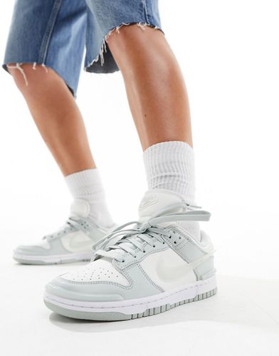 Dunk Low Twist - Sneakers sporco e grigie - Nike - Modalova