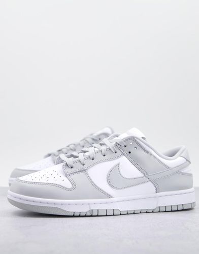 Dunk Low Retro - Sneakers grigie e bianche - Nike - Modalova