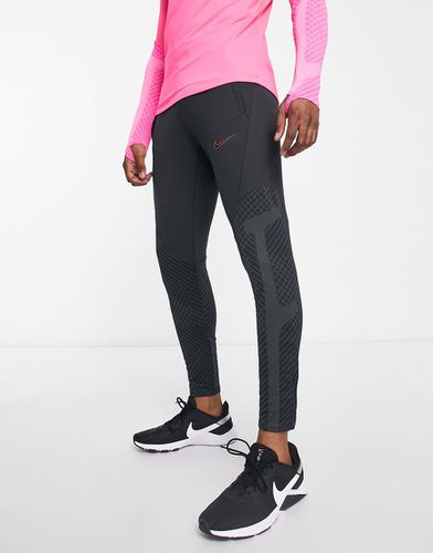 Strike Therma-FIT - Joggers scuro - Nike Football - Modalova