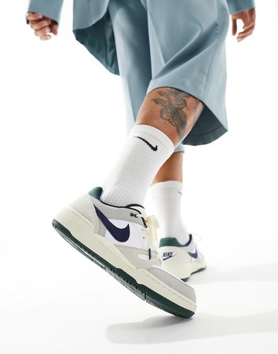 Full Force LO - Sneakers basse color sporco e verde - Nike - Modalova