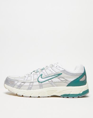 P-6000 PRM - Sneakers bianche e verde scuro - Nike - Modalova