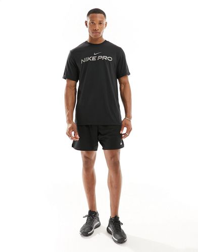 Nike Pro Training - T-shirt base layer nera - Nike Training - Modalova