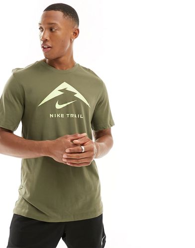 Trail Dri-FIT - T-shirt kaki con logo - Nike Running - Modalova