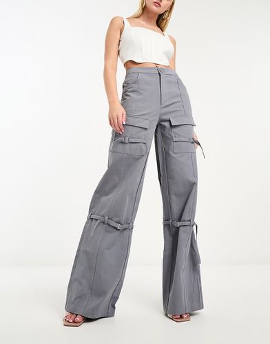 SIMMI - Pantaloni a fondo ampio sartoriali con tasche cargo color antracite - Simmi Clothing - Modalova