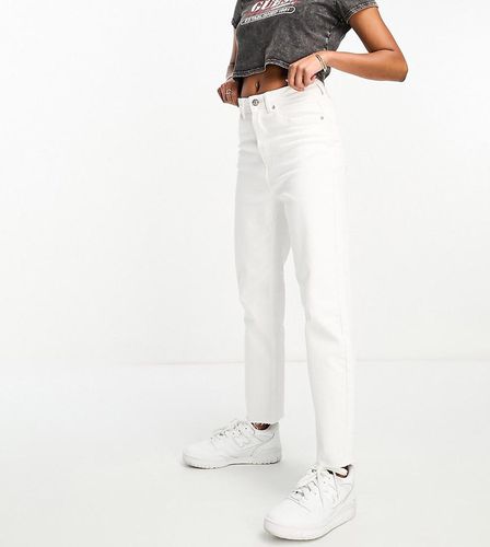 Petite - Mom jeans slim stretch bianchi - Stradivarius - Modalova